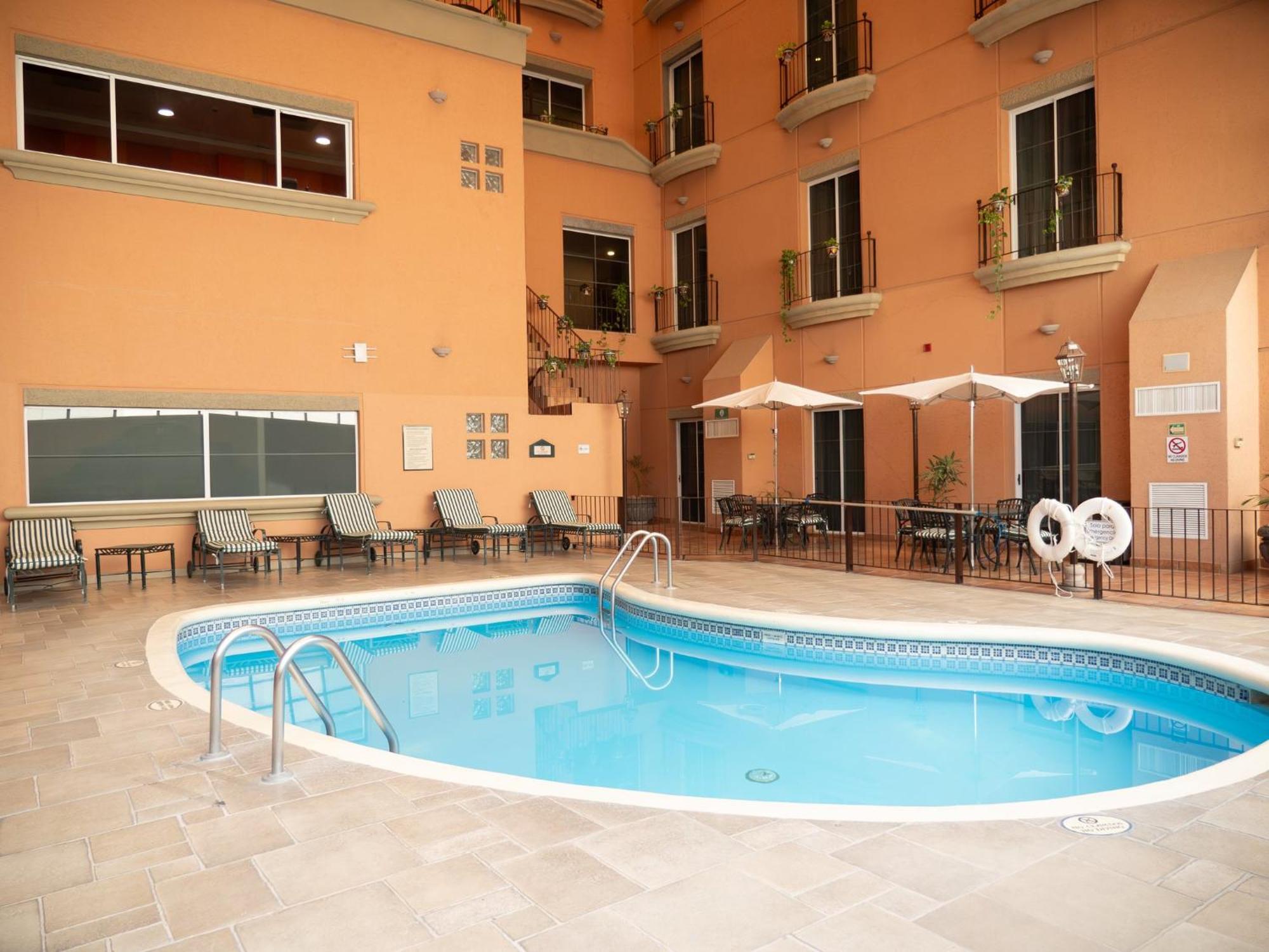 Holiday Inn Express Silao-Aeropuerto Bajio By Ihg Bagian luar foto