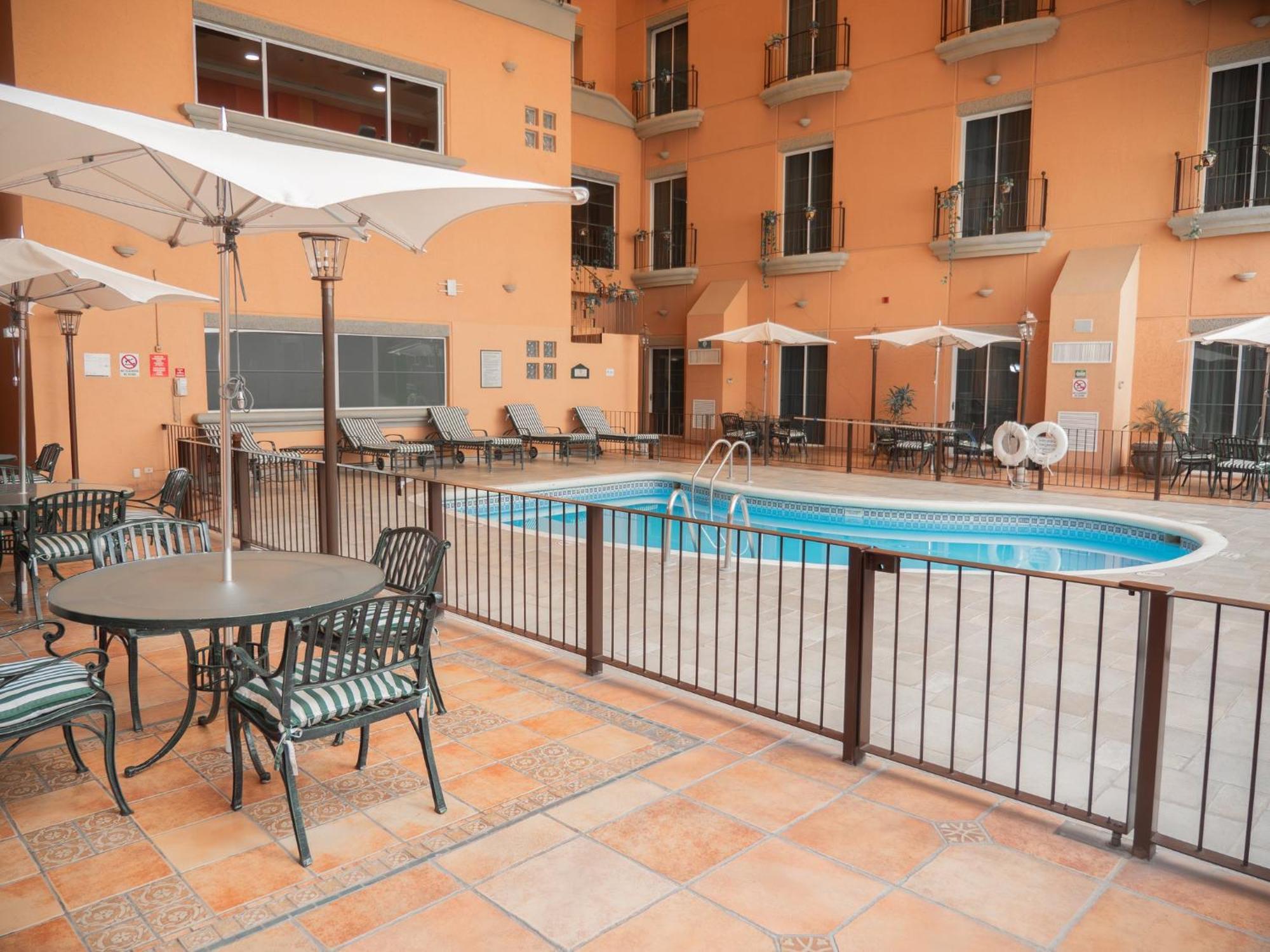 Holiday Inn Express Silao-Aeropuerto Bajio By Ihg Bagian luar foto