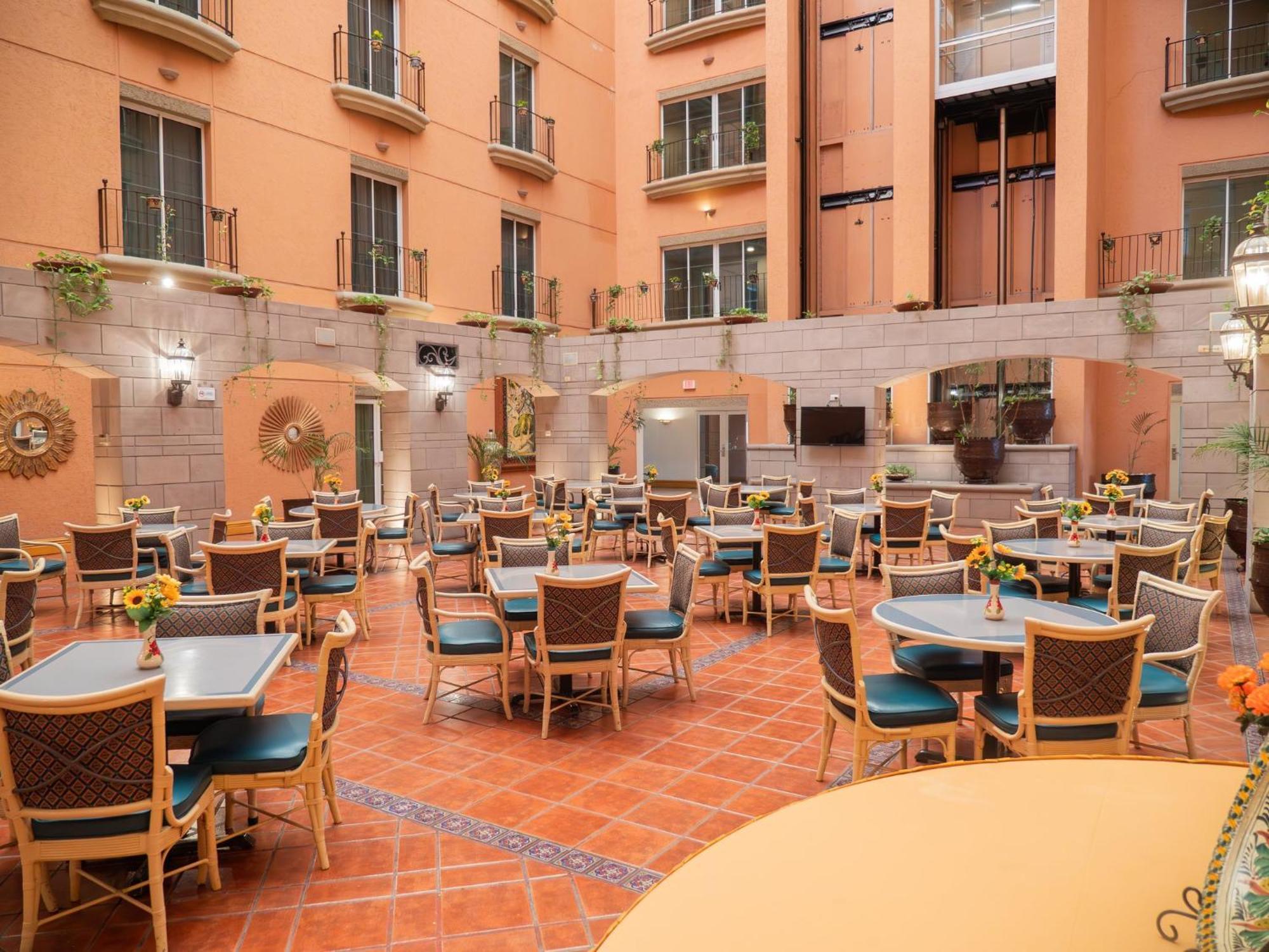 Holiday Inn Express Silao-Aeropuerto Bajio By Ihg Bagian luar foto