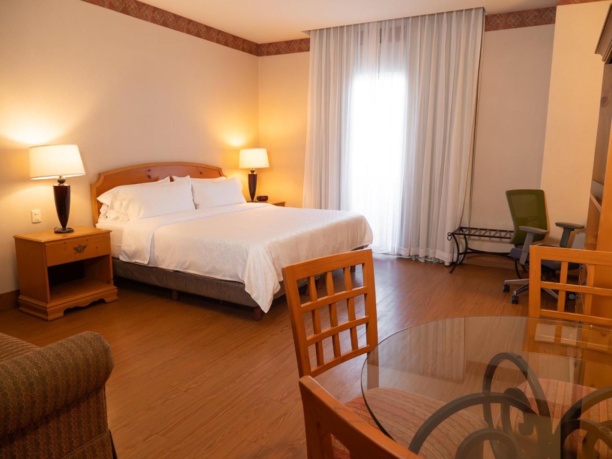 Holiday Inn Express Silao-Aeropuerto Bajio By Ihg Bagian luar foto