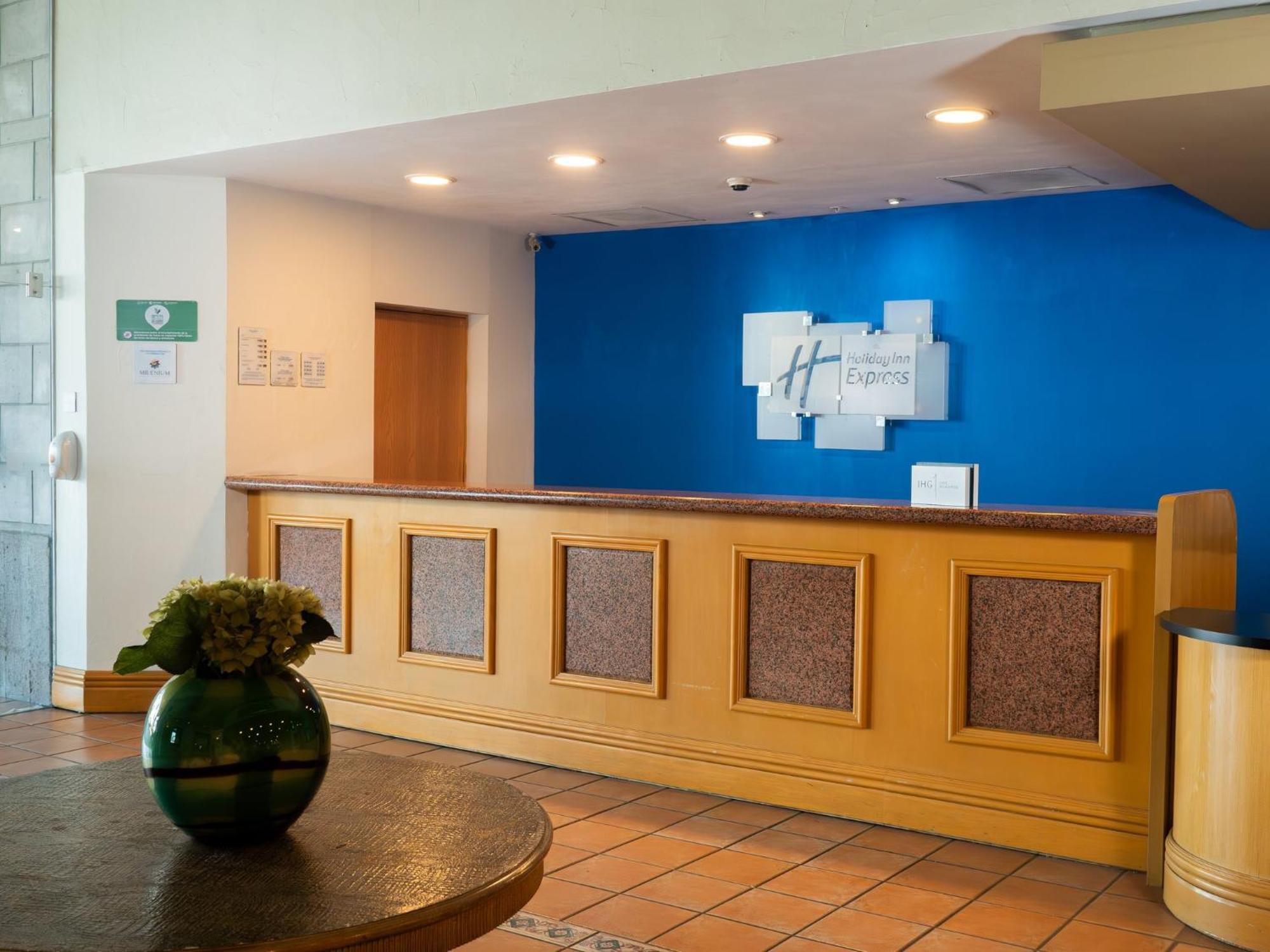 Holiday Inn Express Silao-Aeropuerto Bajio By Ihg Bagian luar foto